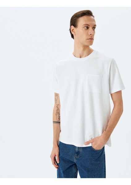 Cep Detaylı Bisiklet Yaka Pamuklu Kısa Kollu Basic T-Shirt