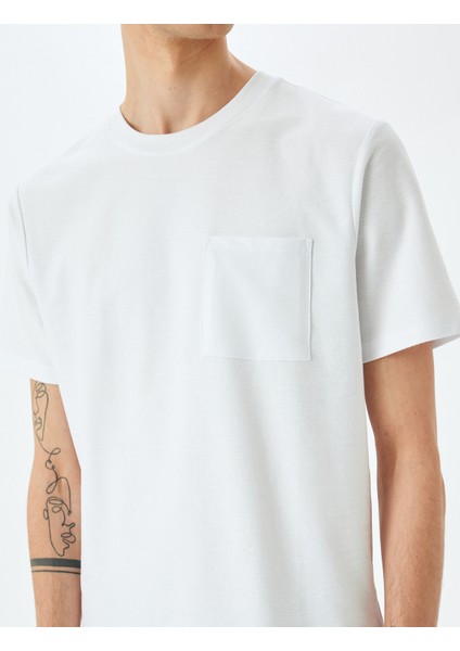 Cep Detaylı Bisiklet Yaka Pamuklu Kısa Kollu Basic T-Shirt indirimleri