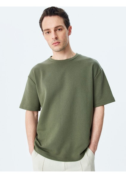 Kısa Kollu Etiket Detaylı Pamuk Karışımlı Bisiklet Yaka Oversize T-Shirt