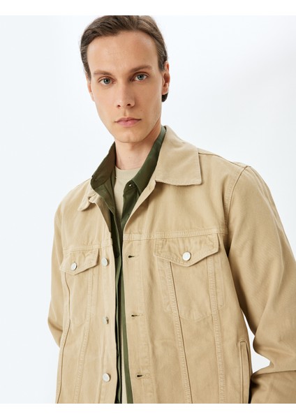 Pamuklu Kapaklı Cep Detaylı Düğmeli Kot Ceket