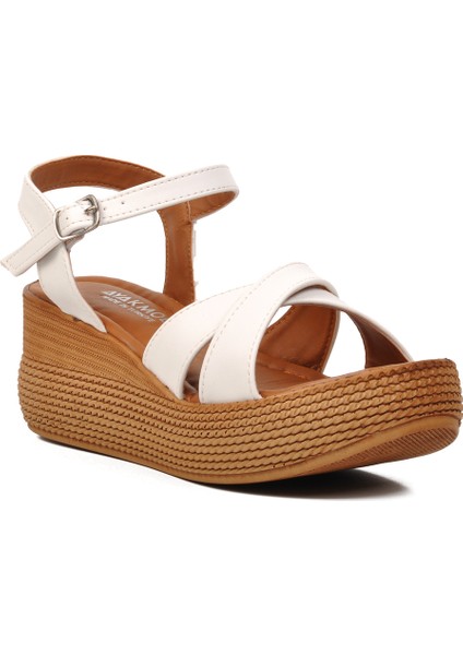 Beyaz Kadın Düz Sandalet