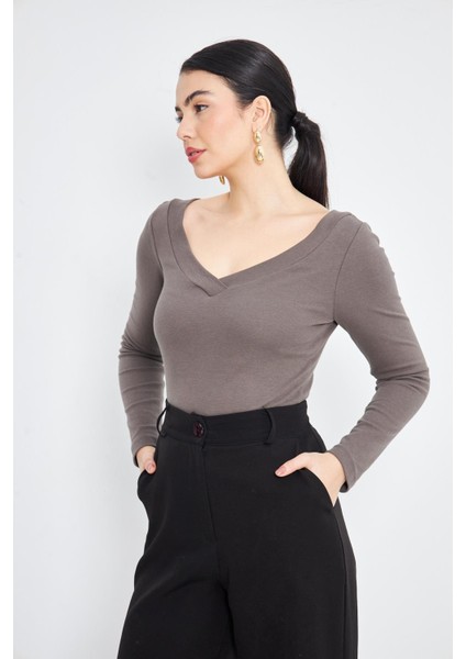Vizon Kadın Derin V Yaka Uzun Kollu Fit Kesim Bluz - 2465