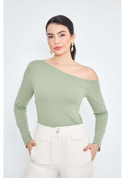 Yeşil Asimetrik Yaka Tek Omuz Açık Uzun Kollu Kadın Fit Bluz - 2463