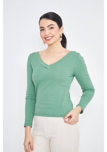 Yeşil Kadın Derin V Yaka Uzun Kollu Fit Kesim Bluz - 2465