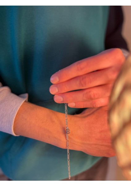 Kişiye Özel Gümüş Harf Bileklik-Modern Tasarım 3,5mm Figaro Zincir Bileklik indirimleri