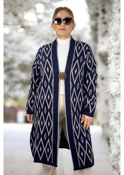 Baklava Desenli Broş Detaylı Uzun Kollu Şal Yaka Büyük Beden Triko Hırka