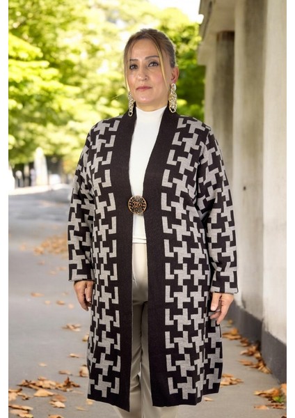 Geometrik Desenli Broş Detaylı Uzun Kollu Şal Yaka Büyük Beden Triko Hırka fırsatları