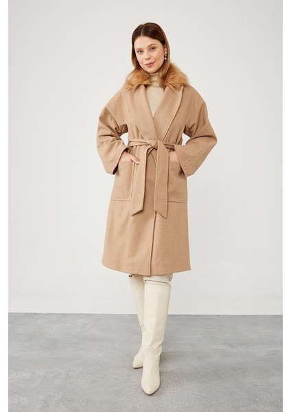 Toprak Yakası Küklü Kuşaklı Kaşe Kaban