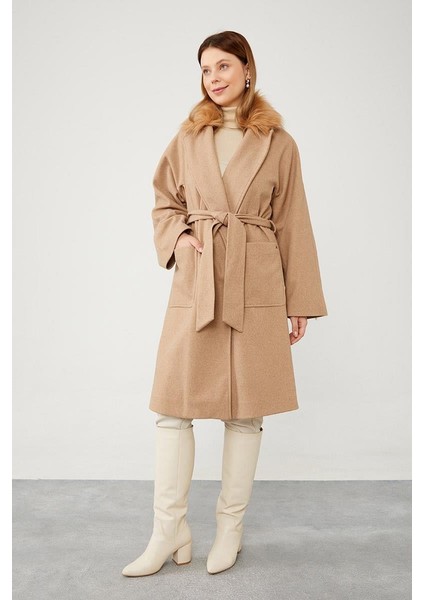 Toprak Yakası Küklü Kuşaklı Kaşe Kaban fiyatları