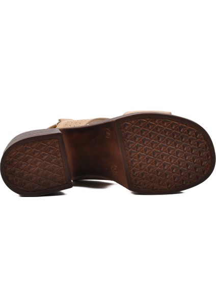 Bej Kadın Topuklu Sandalet indirimleri