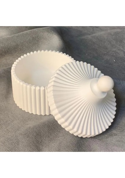 El Yapımı Beyaz Dekoratif Kapaklı Biblo / Saklama Kutusu - 9 x 10 cm