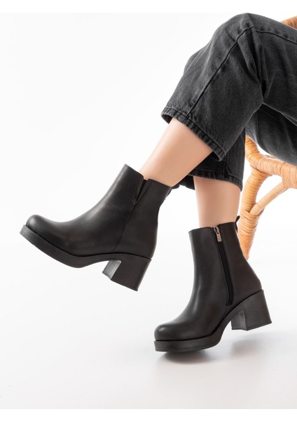 5109-3057 Siyah Lastikli Fermuarlı Kalın Topuklu Günlük Kadın Bot fiyatları