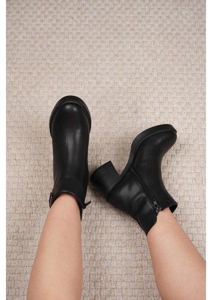 Dena Yan Ithal Toka Detaylı Topuklu Kadın Bot Siyah fiyatları