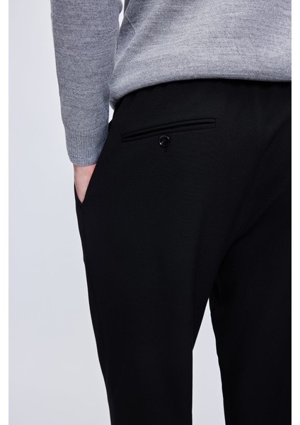 Siyah Rahat Kesim Yandan Cepli Jogger Pantolon fırsatları