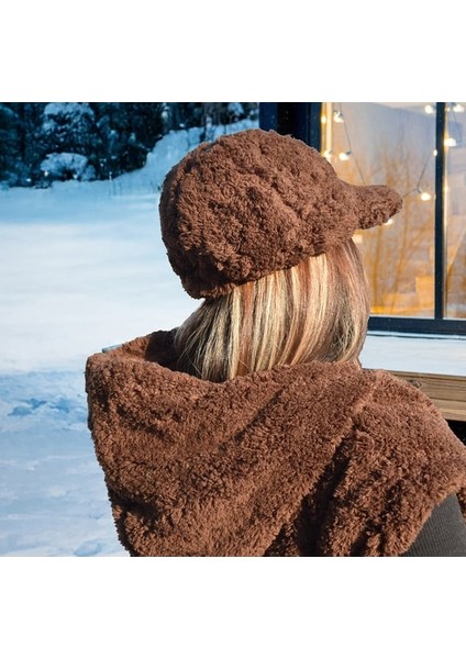 Pababo Kışın Sıcak Şıklığı: Peluş Yelek ve Şapka Kombini fırsatları