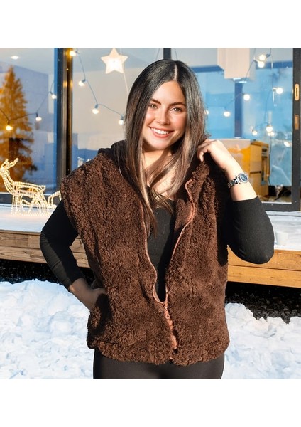 Pababo Kışın Sıcak Şıklığı: Peluş Yelek ve Şapka Kombini indirimleri