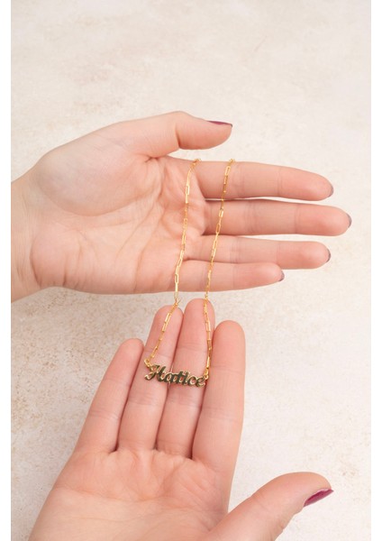 Gümüş İsimli Kolye Özel Tasarım Ataç Zincir 18 Ayar Sarı Altın Kaplama Kişiye Özel İsim Yazılı 925 Ayar Kadın Gümüş İsimli Kolye Bayan İsimli Kolye Kişiye Özel İsim Kolye İsim Kolyesi indirimleri