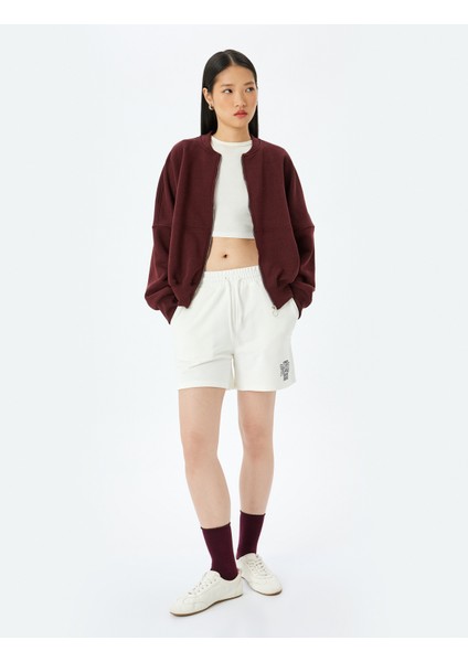 Nakış Detaylı Beli Bağcıklı Cepli Şort