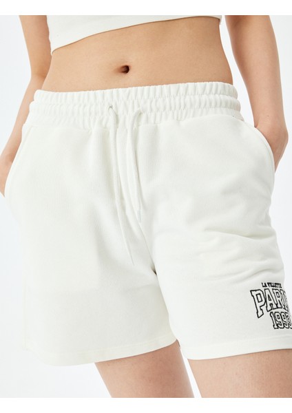 Nakış Detaylı Beli Bağcıklı Cepli Şort indirimleri