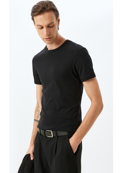 Kısa Kollu Bisiklet Yaka Pamuklu Slim Fit T-Shirt