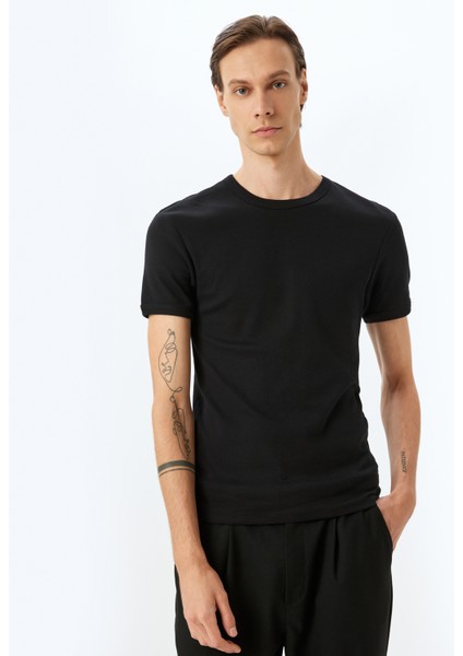 Kısa Kollu Bisiklet Yaka Pamuklu Slim Fit T-Shirt