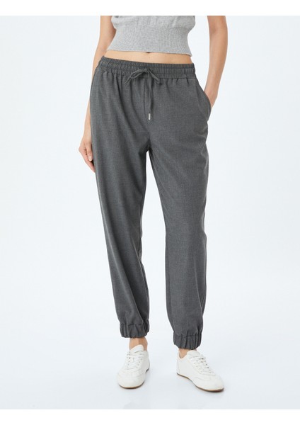 Beli Bağlamalı Cepli Jogger Pantolon