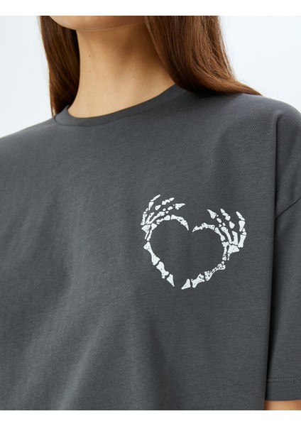 Bisiklet Yaka Arkası Kuru Kafa Baskılı Oversize Kısa Kollu T-Shirt