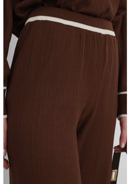 Şerit Detaylı Triko Pantolon Acı Kahve fiyatları