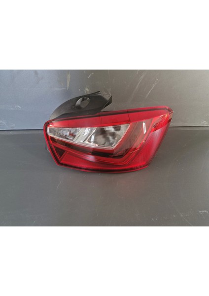 Seat Ibiza Sağ Arka Dış Stop Lambası Ledli Sıfır 2012-2017 fiyatları