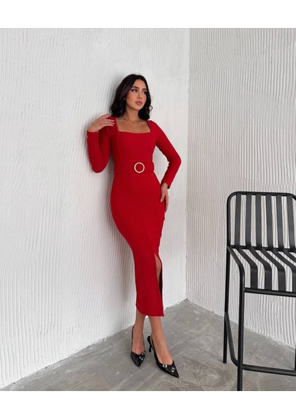 Kırmızı Kare Yaka Kemerli Yırtmaç Detaylı Kalem Elbise fiyatları
