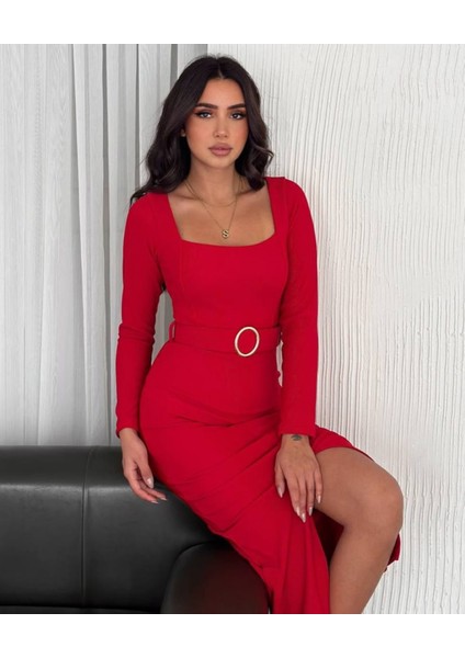Kırmızı Kare Yaka Kemerli Yırtmaç Detaylı Kalem Elbise fırsatları
