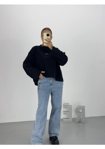 Kadın Yaka Aksesuarlı Oversize Tasarım Sweatshirt