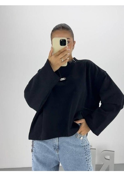 Kadın Yaka Aksesuarlı Oversize Tasarım Sweatshirt