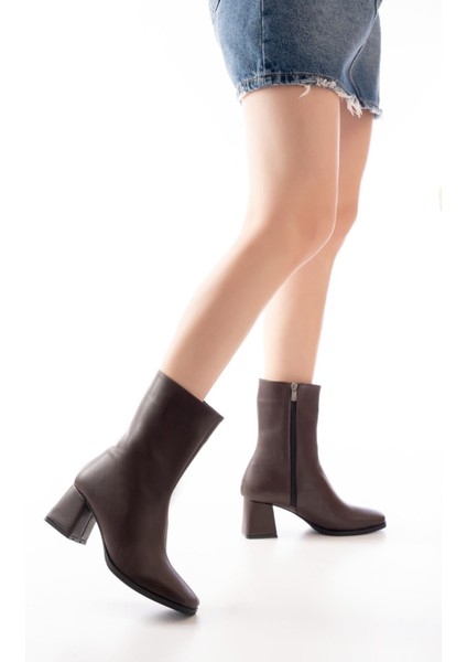 MSK-032 Kahve Topuklu Fermuarlı Kadın Bot