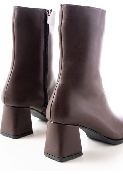 MSK-032 Kahve Topuklu Fermuarlı Kadın Bot modelleri