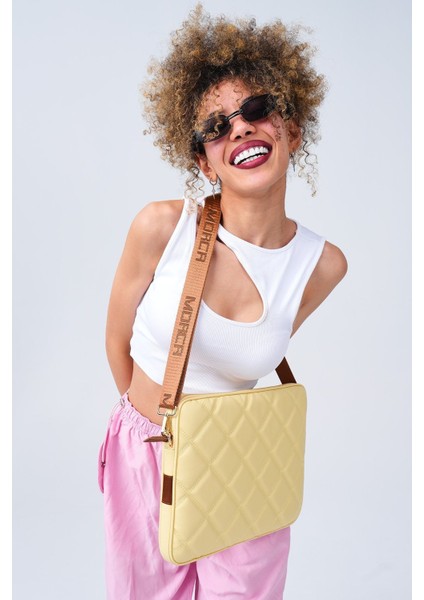 MacBook Air Pro Mussen 13” & 14”inç Kapitone Laptop Kılıfı modelleri