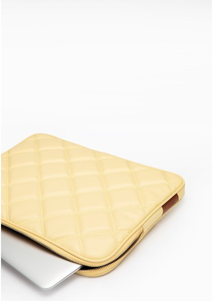 MacBook Air Pro Mussen 13” & 14”inç Kapitone Laptop Kılıfı fırsatları