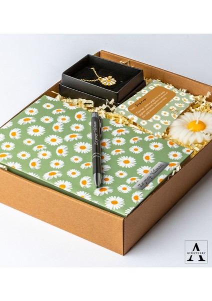 Kişiye Özel Papatya Hediye Seti- Papatya Defter - Papatya Kolye - Papatya Mum - Tükenmez Kalem - Papatya Kart Notu fiyatları