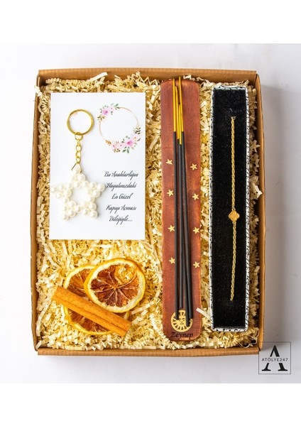Kişiye Özel Tasarım Hediye Seti- Yıldız Anahtarlık - Ahşap Tütsülük - 4 Adet Tütsü - Yonca Bileklik - Çubuk Tarçın - Kuru Limon Dilimi