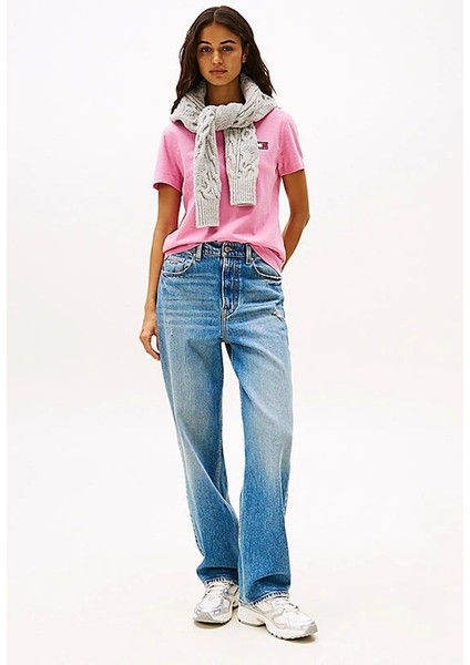 Tommy Jeans Kadın Pembe Badge Crew T-Shirt