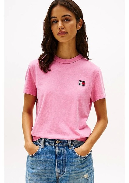 Tommy Jeans Kadın Pembe Badge Crew T-Shirt