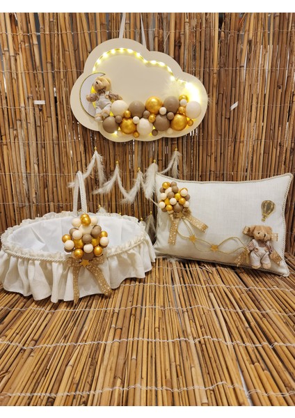Bebek Kapı Süsü Ledli Bubble Ayıcıklı Ahşap Pano + Takı Yastık + Hediyelik Sepet