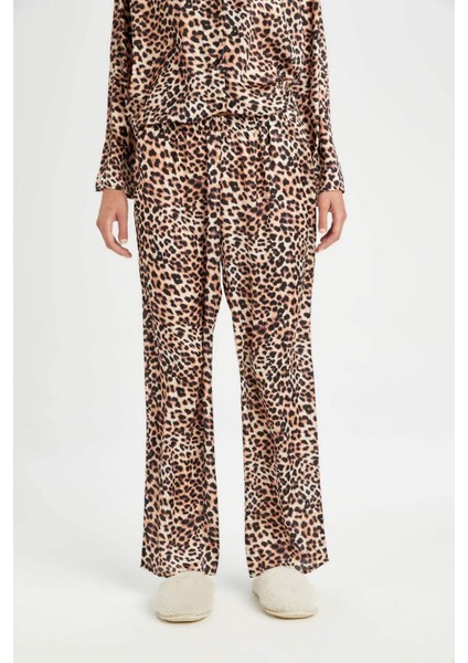 Pijama Takım Saten Leopar Desenli Uzun Kollu Üst Beli Lastikli Alt-Fall in Love E0150AX24AU
