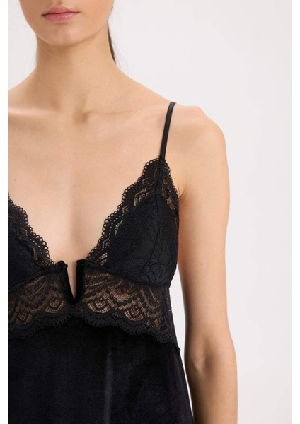 Fall in Love V Yaka Dantelli Kadife Askılı Gecelik D6446AX24WN