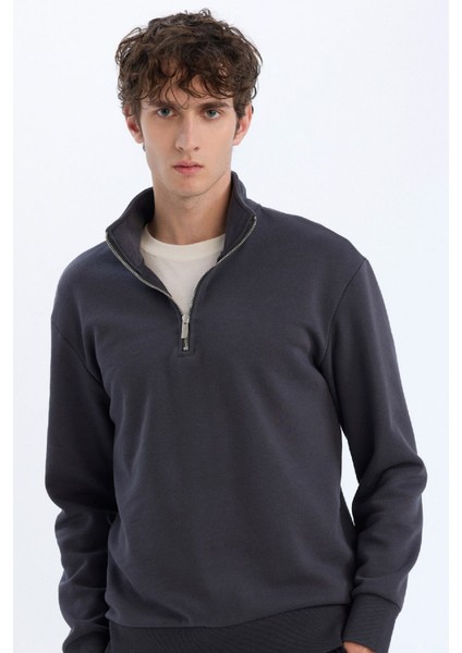 Comfort Regular Fit Rahat Kalıp Fermuarlı Dik Yaka Basic Düz Sweatshirt X7405AZ24AU