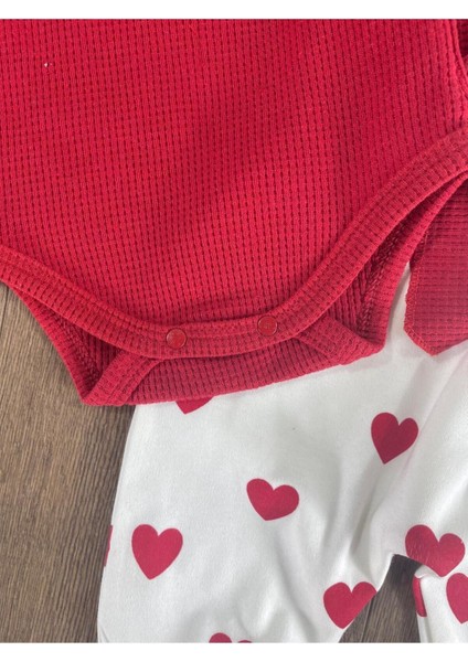 Kalp Baskılı Bandanalı Alttan Çıtçıtlı Kız Bebek Takım