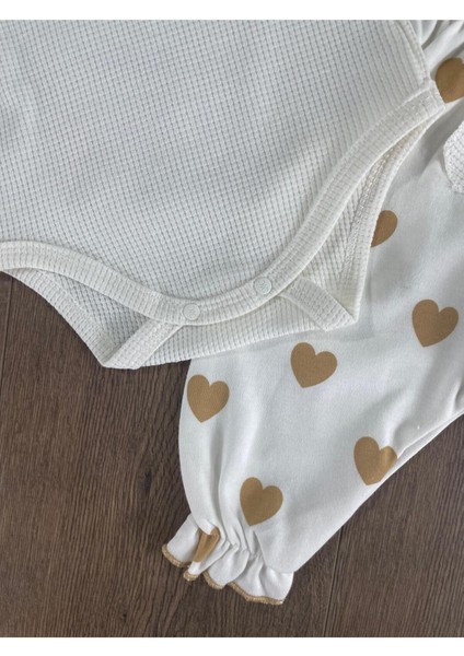 Kalp Baskılı Bandanalı Alttan Çıtçıtlı Kız Bebek Takım
