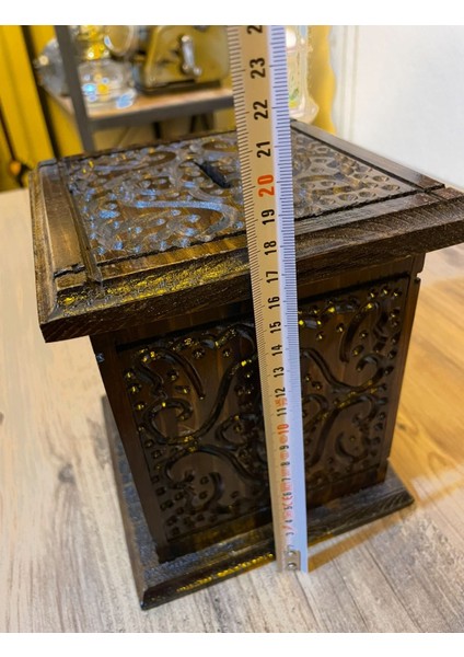 Ahşap El Işcilikli Kumbara