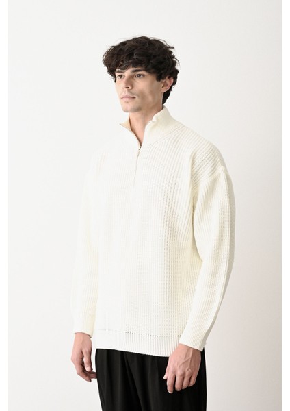 Dik Yaka Yarım Fermuar Erkek Triko Kazak modelleri