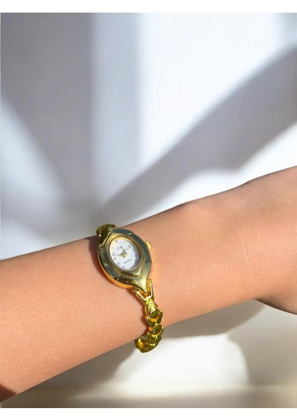 Kadın Ince Kordonlu Vintage Metal Kasa Gold Kol Saat 1